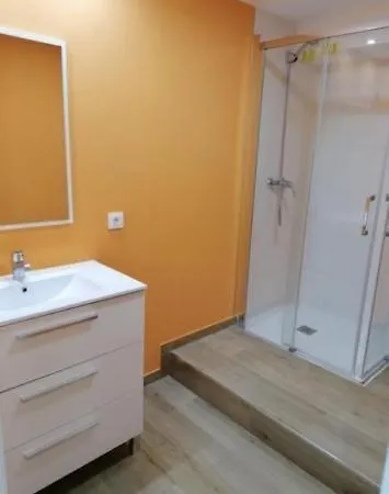 Habitación individual con baño compartido, A-1 Habitación en casa particular *