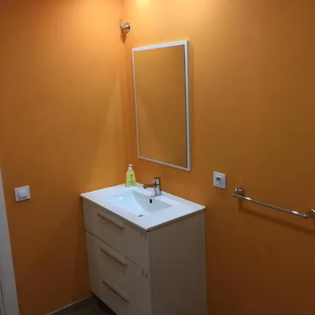 Habitación en casa particular Habitación individual con baño compartido, A-1 Vigo